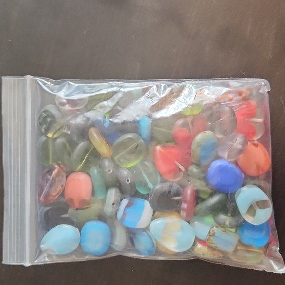 Czech glass beads - Picture 1 of 3